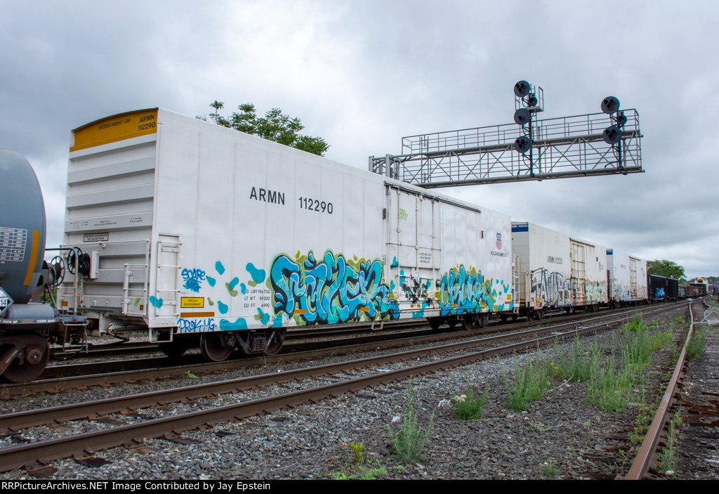 Block of Big Reefers on L002